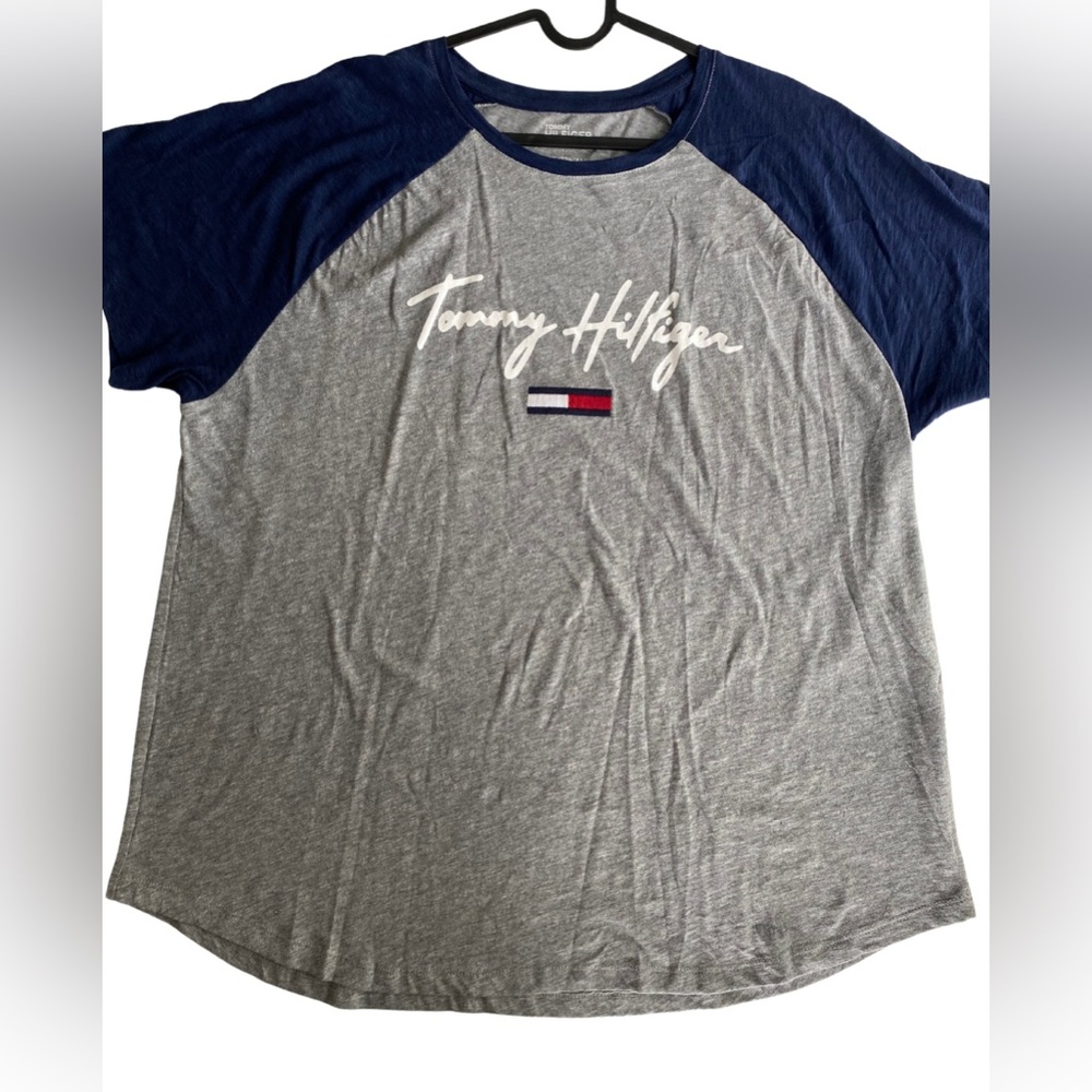 TOMMY HILFIGER T-shirt - Picture 1 of 5
